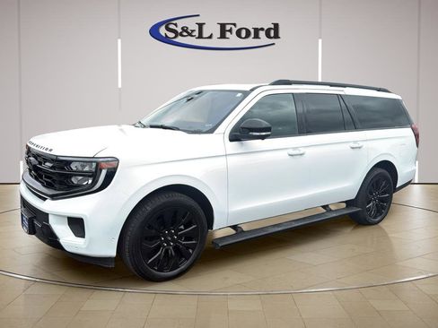 Used 2025 Ford Expedition Max Platinum w/ Stealth Appearance Package AWD/4WD image 2