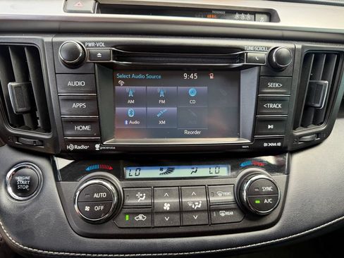 Used 2018 Toyota RAV4 XLE AWD/4WD image 40