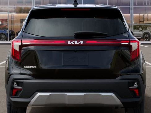 New 2026 Kia Seltos LX FWD image 13