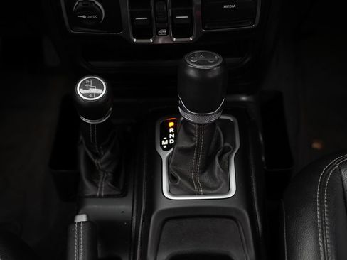 Used 2018 Jeep Wrangler Unlimited Sahara w/ Dual Top Group AWD/4WD image 41