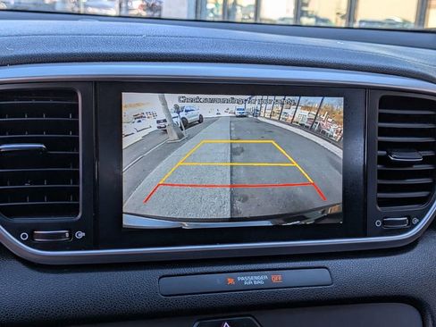 Used 2020 Kia Sportage LX w/ LX Popular Package image 18