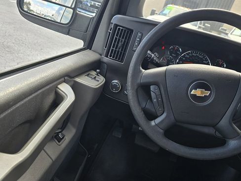 Used 2019 Chevrolet Express 3500 LT w/ LT Preferred Equipment Group image 16
