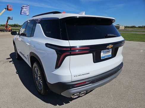 Used 2026 Chevrolet Traverse LT w/ Driver Confidence Package image 5