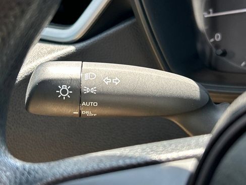 Used 2025 Toyota Corolla LE FWD image 27