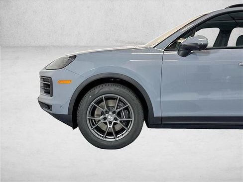 Used 2026 Porsche Cayenne AWD/4WD image 29