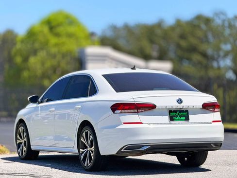 Used 2021 Volkswagen Passat 2.0T SE image 9