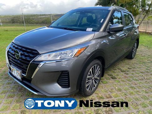 Used 2021 Nissan Kicks SV image 12