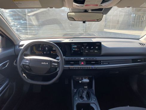 Used 2025 Kia K4 LXS image 35