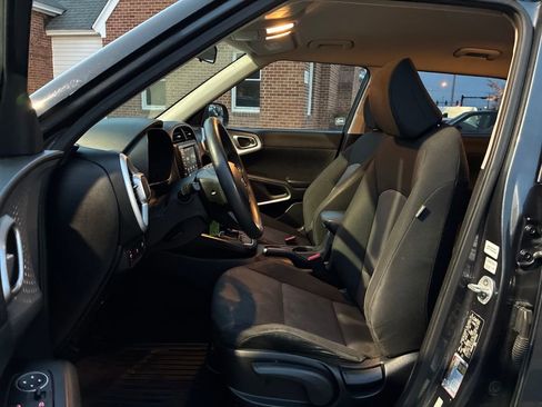 Used 2020 Kia Soul LX image 10