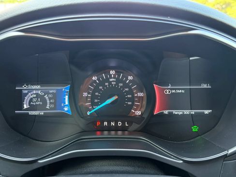 Used 2019 Ford Fusion Titanium FWD image 28