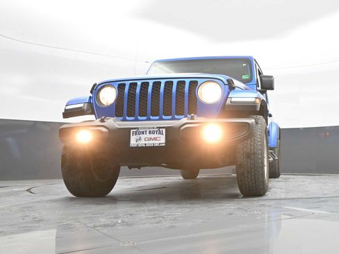 Used 2021 Jeep Gladiator Sport image 37