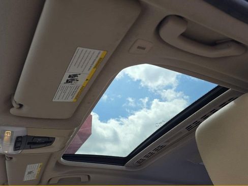 Used 2018 BMW 320i Sedan w/ Convenience Package image 11