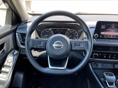 Used 2024 Nissan Rogue S FWD image 10