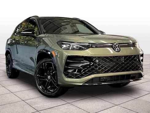 New 2026 Volkswagen Tiguan SE R-Line image 2