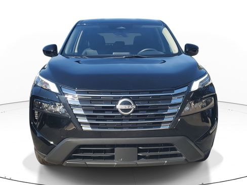 Used 2024 Nissan Rogue SV image 2