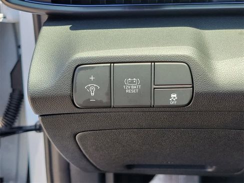 New 2025 Hyundai Elantra SEL image 22