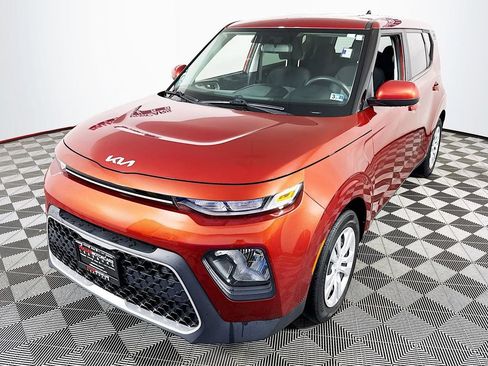 Used 2022 Kia Soul LX FWD image 3