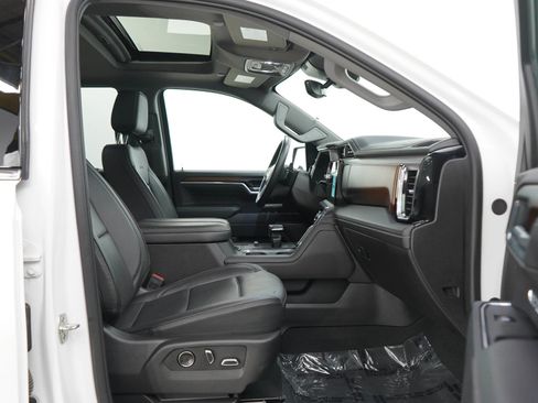 Used 2025 GMC Sierra 1500 Denali w/ Technology Package AWD/4WD image 11