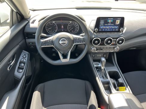 Used 2024 Nissan Sentra SV image 23