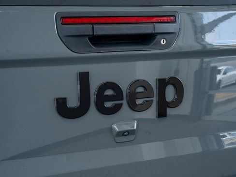 Used 2021 Jeep Gladiator Rubicon image 25