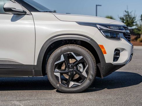 New 2026 Kia Seltos S FWD image 5