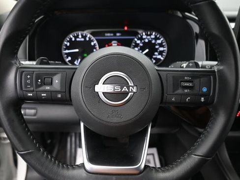 Used 2025 Nissan Pathfinder SV AWD/4WD image 19