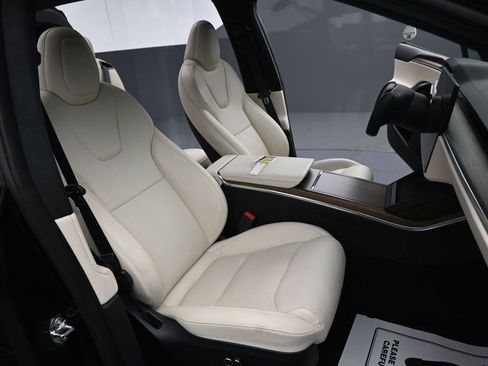 Used 2022 Tesla Model X image 28