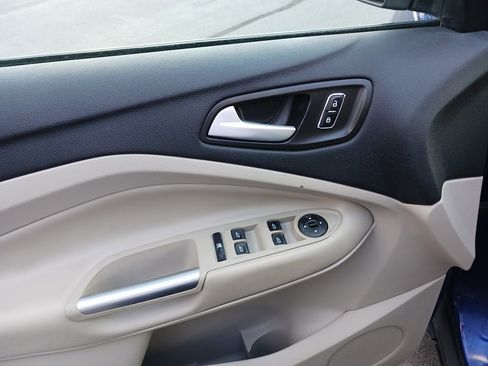 Used 2016 Ford Escape SE image 19