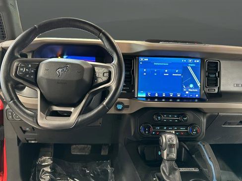 Used 2022 Ford Bronco Wildtrak image 5