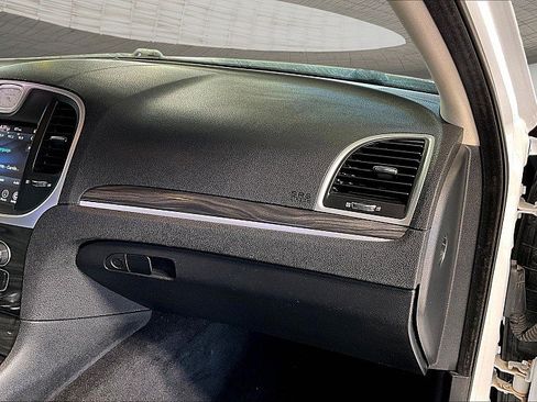 Used 2021 Chrysler 300 Touring w/ Sport Appearance Package RWD image 13