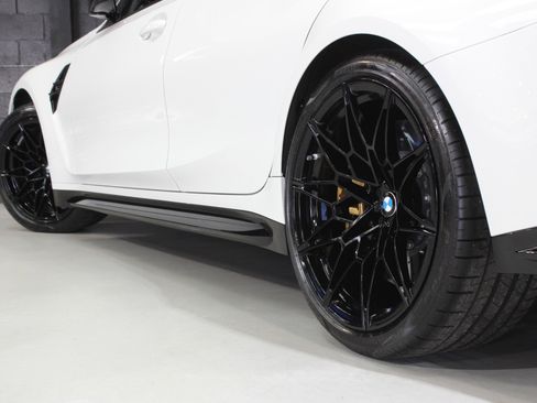 Used 2022 BMW M3 Competition w/ M Carbon Exterior Package image 25