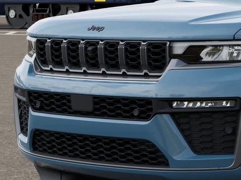 New 2026 Jeep Grand Cherokee L Limited AWD/4WD image 11