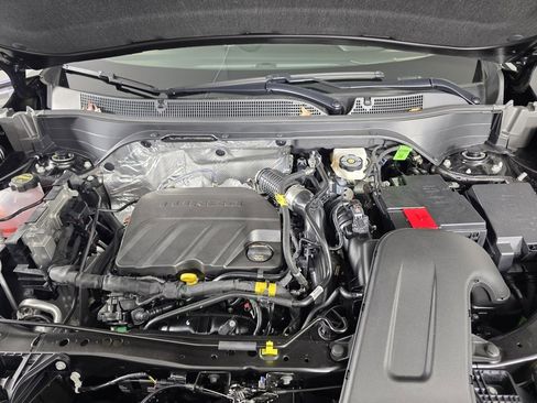 New 2026 Chevrolet Trax RS w/ Sunroof Package image 9