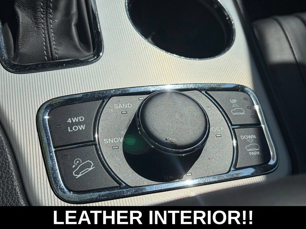 Used 2020 Jeep Grand Cherokee Summit w/ Platinum Series Group AWD/4WD image 19