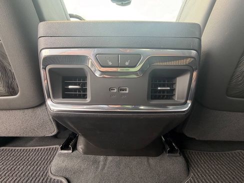 Used 2025 GMC Sierra 1500 Denali Ultimate AWD/4WD image 8