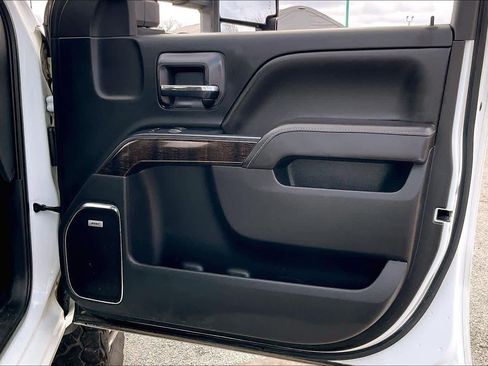 Used 2016 GMC Sierra 3500 Denali w/ Duramax Plus Package image 20