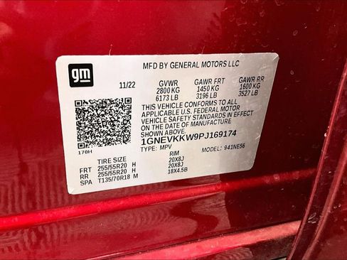 Used 2023 Chevrolet Traverse Premier AWD/4WD image 32