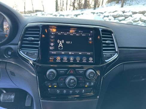 Used 2020 Jeep Grand Cherokee Limited X image 13