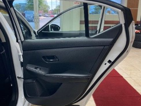 Used 2025 Nissan Sentra SV image 18