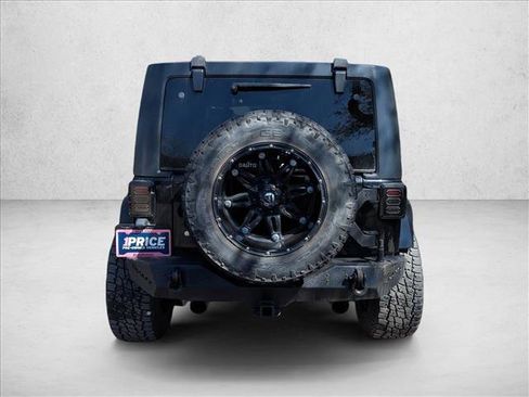 Used 2016 Jeep Wrangler Unlimited Sahara w/ Connectivity Group AWD/4WD image 6