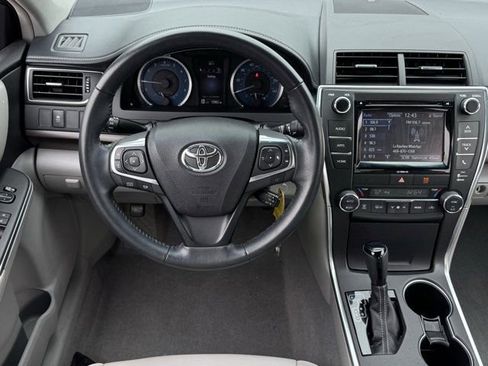 Used 2016 Toyota Camry XLE FWD image 12