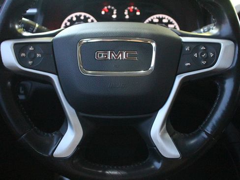 Used 2018 GMC Acadia SLE FWD image 21