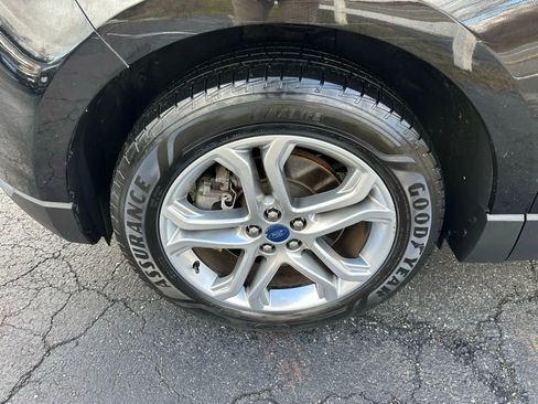 Used 2017 Ford Edge Titanium image 9