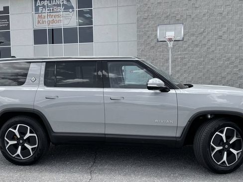 Used 2024 Rivian R1S Adventure AWD/4WD image 5
