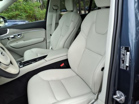 Certified 2025 Volvo XC90 B6 Plus w/ Protection Package Premier AWD/4WD image 19