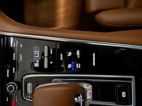 Used 2022 Porsche Panamera Platinum Edition RWD image 41