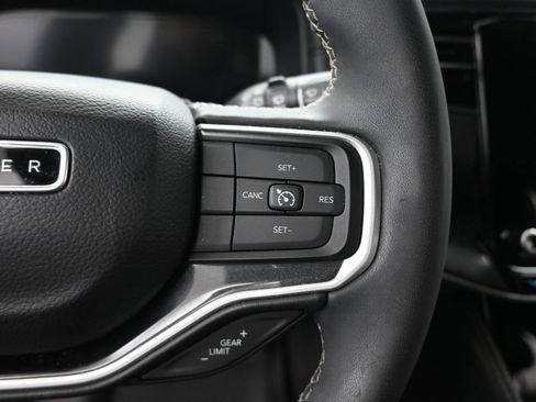 Used 2022 Jeep Wagoneer Series I w/ Premium Group I RWD image 12
