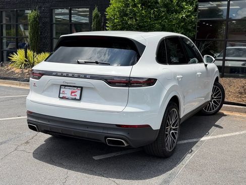 Used 2022 Porsche Cayenne AWD/4WD image 12