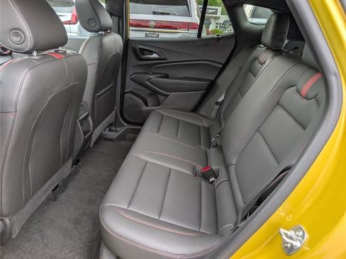 Used 2025 Chevrolet Trax RS w/ Sunroof Package FWD image 15