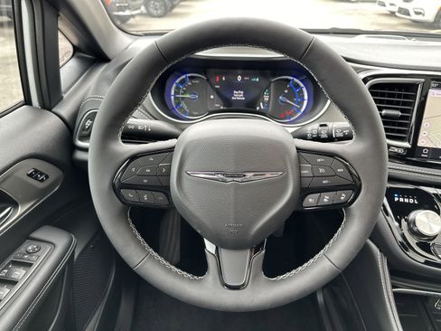 New 2024 Chrysler Pacifica Premium image 30